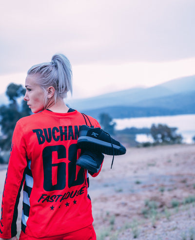 Caroline Buchanan, Welcome to the Party!